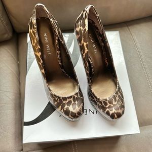 Nine West size 5 1/2 gentle worn cheetah heels